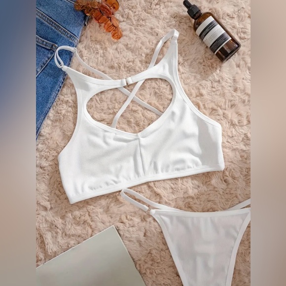 New Hollow Out Ring Criss Cross Bra & V String Panty. - Picture 3 of 5